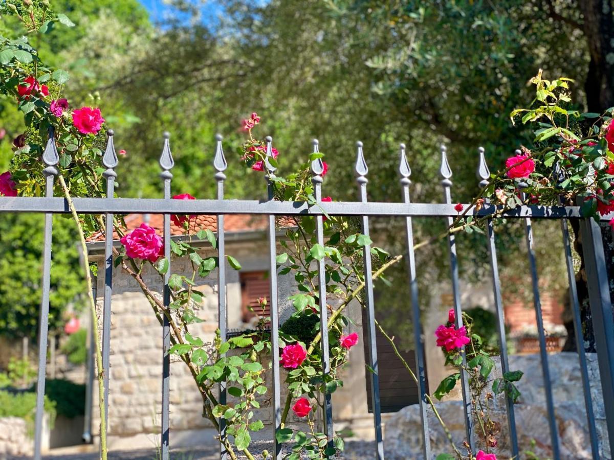 Boutique Hotel Malo Selo Herceg Novi Bagian luar foto